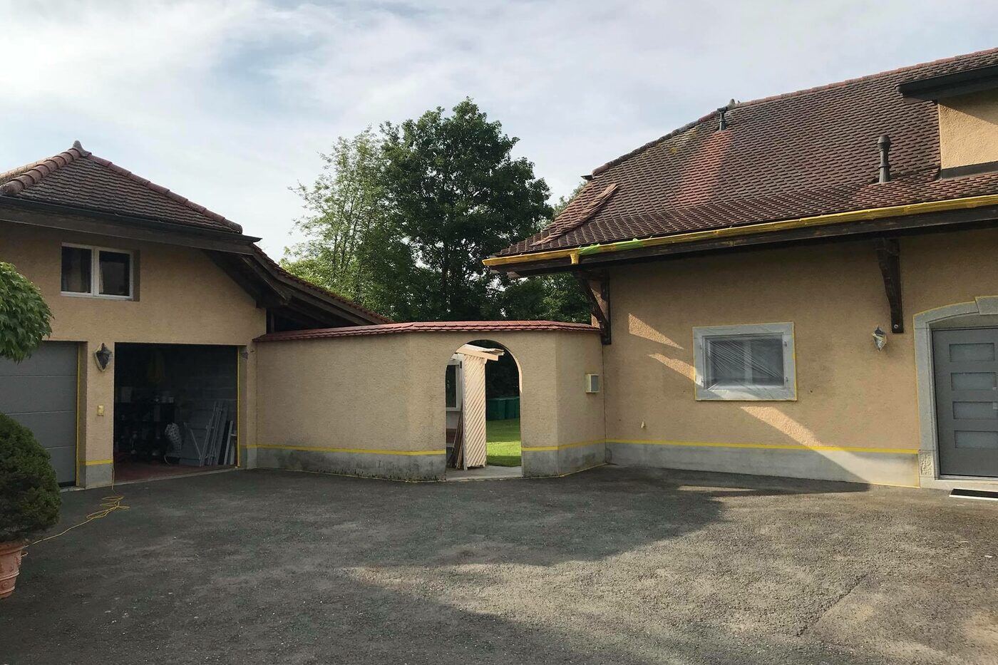 Cour et dépendances avant travaux